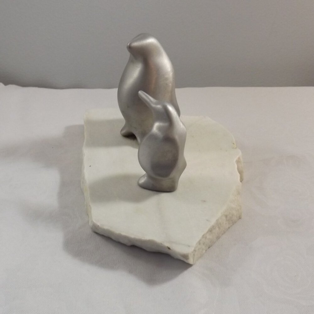 Hoselton Penguins, 2 Aluminum Sculptures on Stone Base - Picture 5 of 9